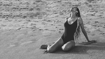 Fă-ți un look de plajă cu costume de baie care sunt la modă și ușor de ales