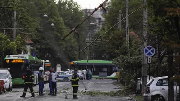 Meterologii au emis Cod galben de furtună cu grindină pentru București și Bacău. Un alt județ din România se află sub Cod portocaliu. Cât timp sunt valabile avertizările emise