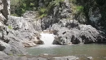 Plaja de la munte. Trei locuri minunate din România care pot concura cu litoralul românesc