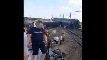 Rusia: Cel puțin 2 morţi şi 100 de răniţi, după ce un tren şi un camion s-au ciocnit. Opt vagoane au deraiat (VIDEO)
