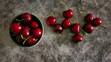Deliciile Verii: Cireșe, Vișine și Căpșuni - Cum să le folosim în bucătărie și cum să le păstrăm cât mai mult timp proaspete