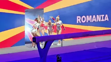 Nadia Comăneci le-a urmărit și felicitat apoi pe fetele din echipa de gimnastică a României. Româncele au obținut rezultate sclipitoare la bârnă