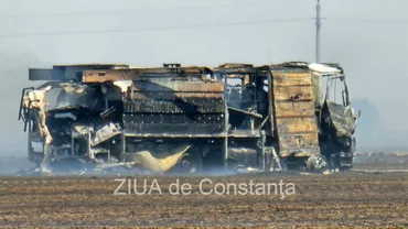 O mașină de pompieri a luat foc în timp ce intervenea la un incendiu din județul Constanța