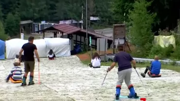 Cât costă, în mijlocul verii, o oră la schi, pe pârtie, sau jumătate de oră cu sania. Iată unde se poate schia, în România, deși e caniculă afară