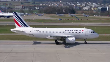 Panică la bordul unui avion, după izbucnirea unui incendiu în timpul zborului. Aeronava a aterizat de urgență