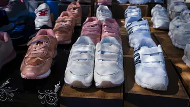 Sfaturi pentru părinți: cum alegi și întreții adidașii și treningurile copilului tău