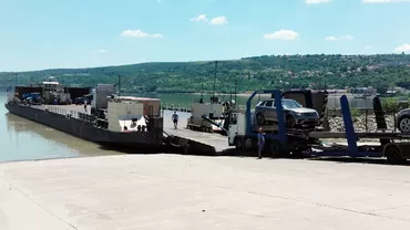 Bacul care traversează Dunărea la Bechet a fost oprit. Nivelul apei este foarte scăzut