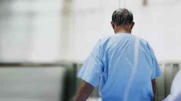 Un bărbat ajuns la spital din cauza alcoolului, este cercetat pentru furt calificat. A luat cu el un aparat medical din spital