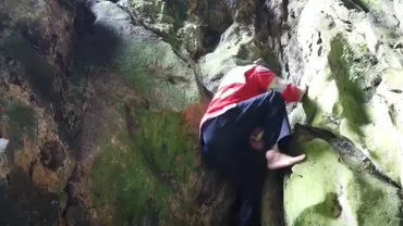 „Femeia-Păianjen” din China. Escaladează stânci de 108 metri fără echipament (VIDEO)