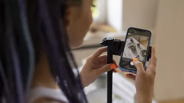 O universitate pregătește tinerii pentru meseria de influenceri. „Este o treabă foarte serioasă