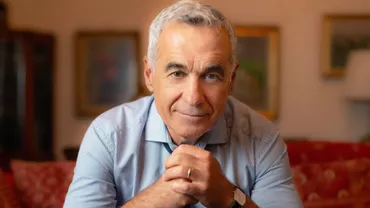 Declarații bizare făcute de Călin Georgescu de-a lungul timpului: „M-am întâlnit cu o ființă non-umană” / „Piramidele egiptene nu au fost încă folosite” / „Apa e informație, vibrație, frecvență” (VIDEO)