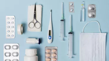 Angajata unui spital din Capitală, acuzată că ar fi furat produse medicale. Bunurile erau apoi vândute de soțul ei în cabinete stomatologice