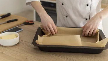 Hârtia de copt: trucuri ingenioase pentru curățenie, organizare și protecție