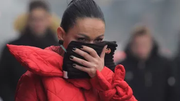Zboruri anulate pe măsură ce smogul toxic acoperă o capitală europeană. Locuitorii, sfătuiţi de autorităţi să rămână în case