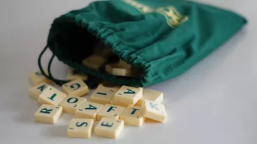 Stupoare în Spania după ce titlul mondial la Scrabble în spaniolă a fost câștigat de un om care nu vorbește limba: „O umilință incredibilă”