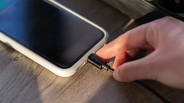 Cum să îți salvezi bateria telefonului. Trucuri simple pentru a-i prelungi durata de viață