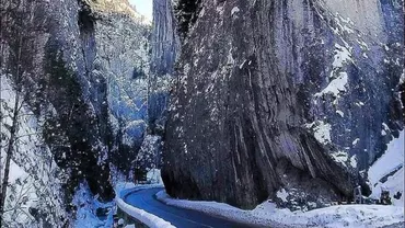 Pericol pentru turiști în stațiunea Cheile Bicazului. „Am văzut avertismentele”
