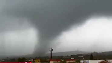 Tornadă devastatoare în Sicilia: Daune semnificative și panică în rândul localnicilor (VIDEO)