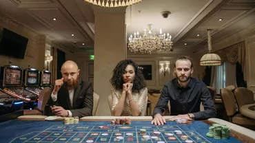 Cum să te bucuri de varietatea de jocuri la cazinourile online