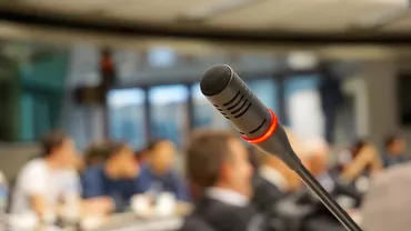De ce să lucrezi cu un interpret profesionist pentru un eveniment de succes