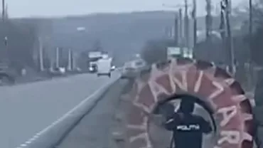 Nu o să-ți vină să crezi unde a putut ascunde radarul un polițist din Iași! Amenzi usturătoare pentru viteză (VIDEO)