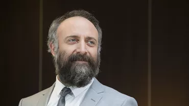 Newsweek: Ce meserie a avut Halit Ergenç înainte să frângă inimi în Suleyman Magnificul? Mai jos nu se putea