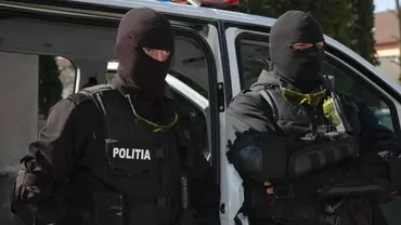 Percheziții la contrabandiștii de țigări. Polițiștii au confiscat mai multe pachete