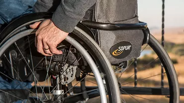 Persoanele cu dizabilități pot primi 1.500 de lei pentru transport sau carburant. Iată ce condiții trebuie îndeplinite