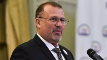 Banu Muscel nu crede că Simion și Ponta au relații în Administrația SUA: Acolo îți trebuie bani! Când mă duceam la bietul George Bush, mă costa 1.000 de dolari, acum nu te apropii fără 50.000 să-ți dea o farfurie (VIDEO)