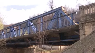 Un pod de pe DN10 s-a dărâmat peste noapte. Construcția avea aproape 100 de ani