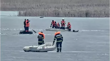 Trei pescari salvați din Siret cu greu după ce gheața a cedat sub greutatea lor! Au ajuns la spital cu hipotermie 