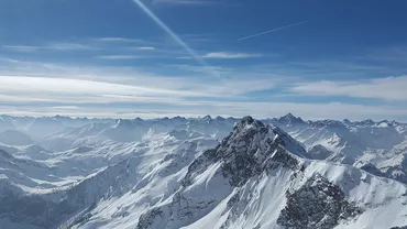 Revine iarna în forță! ANM anunță ninsori și viscol în zonele montane, dar și temperaturi neobișnuite pentru primăvară