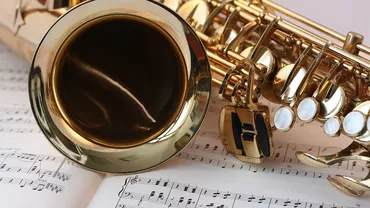 Jaf într-un restaurant din Târgu-Jiu! Un muzician a fost surprins de camerele de supraveghere furând instrumente de 10.000 de euro