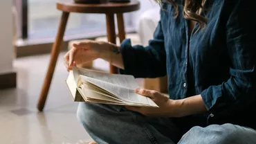Cărțile de dezvoltare personală ca sursă de inspirație și transformare în secolul XXI