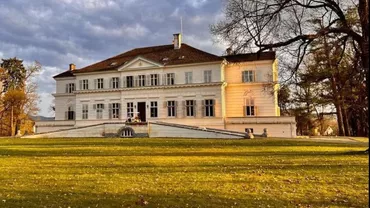 Domeniul Regal de la Săvârșin a fost redeschis pentru public cu un eveniment plin de tradiție și voie bună
