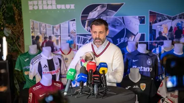 Licitație de tricouri, organizată la Muzeul Fotbalului. 24.000 de euro sunt destinați câinilor din adăposturi