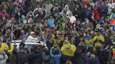 Părintele Francisc Doboș: Papa Francisc Îl lasă în urmă pe Hristos, pe care L-a slujit și pe care ni L-a dăruit. Toată viața papei ne-a arătat această apropiere de oameni, mai ales de cei săraci (VIDEO)
