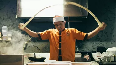 Hota inox profesională de perete, „la interior”. Iată ce caracteristici ascunde!