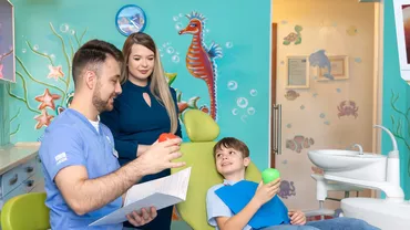 DENT ESTET 4 KIDS: Zahărul și caria dentară. Rolul alimentației în sănătatea orală a copiilor, pe grupe de vârstă