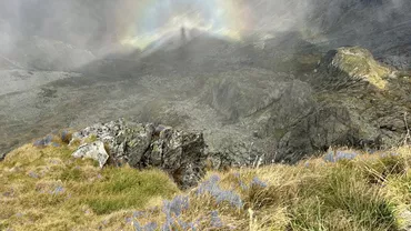Efectul Gloria, surprins de pe Vârful Negoiu. Imagini spectaculoase cu fenomenul extrem de rar, publicate de un turist (FOTO)