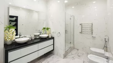 Idei de design pentru baie sustenabile și prietenoase cu mediul