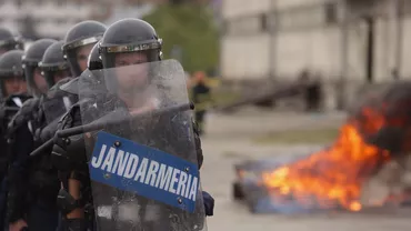 Situație uluitoare în Capitală: Mii de jandarmi, somați să dea înapoi o parte din salarii. Care e motivul