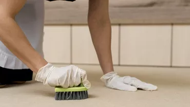 Cum să scapi de petele de pe covor? Metodele care nu dau greș absolut niciodată