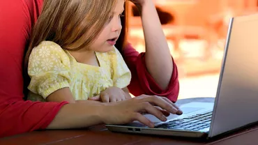 Clarificare ÎCCJ pe legea adopției copiilor. Indemnizația de sprijin se acordă și cazul hotărârilor de încuviințare pronunțate înainte de noiembrie 2020