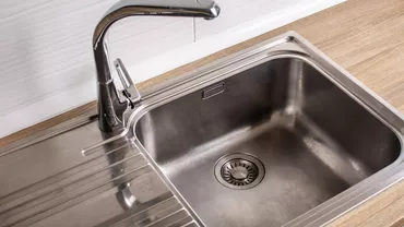 Cum să deblochezi rapid scurgerea chiuvetei fără chimicale complicate