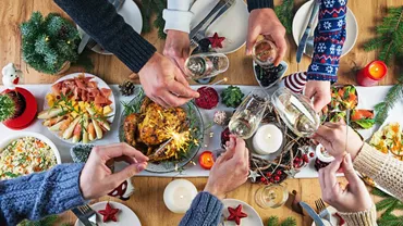 Masa de Revelion, între tradiție și simbol: ce alimente aduc noroc în noul an