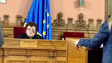 Curtea de Apel București a respins cererea de recuzare a judecătoarei Olimpiea Crețeanu, formulată de Administrația Prezidențială. Ea va decide vineri soarta a doi judecători CCR