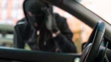 Hoții de mașini au o nouă metodă. „Mouse jacking”, tehnica prin care rămâi fără vehicul în 5 minute