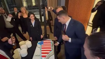 George Simion, spectacol grotesc în Statele Unite. A tăiat un tort în forma Groenlandei cu drapelul SUA pe el (VIDEO)