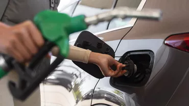 Rămas bun motorinei? Benzinăriile ar putea face loc încărcătoarelor electrice până în 2030